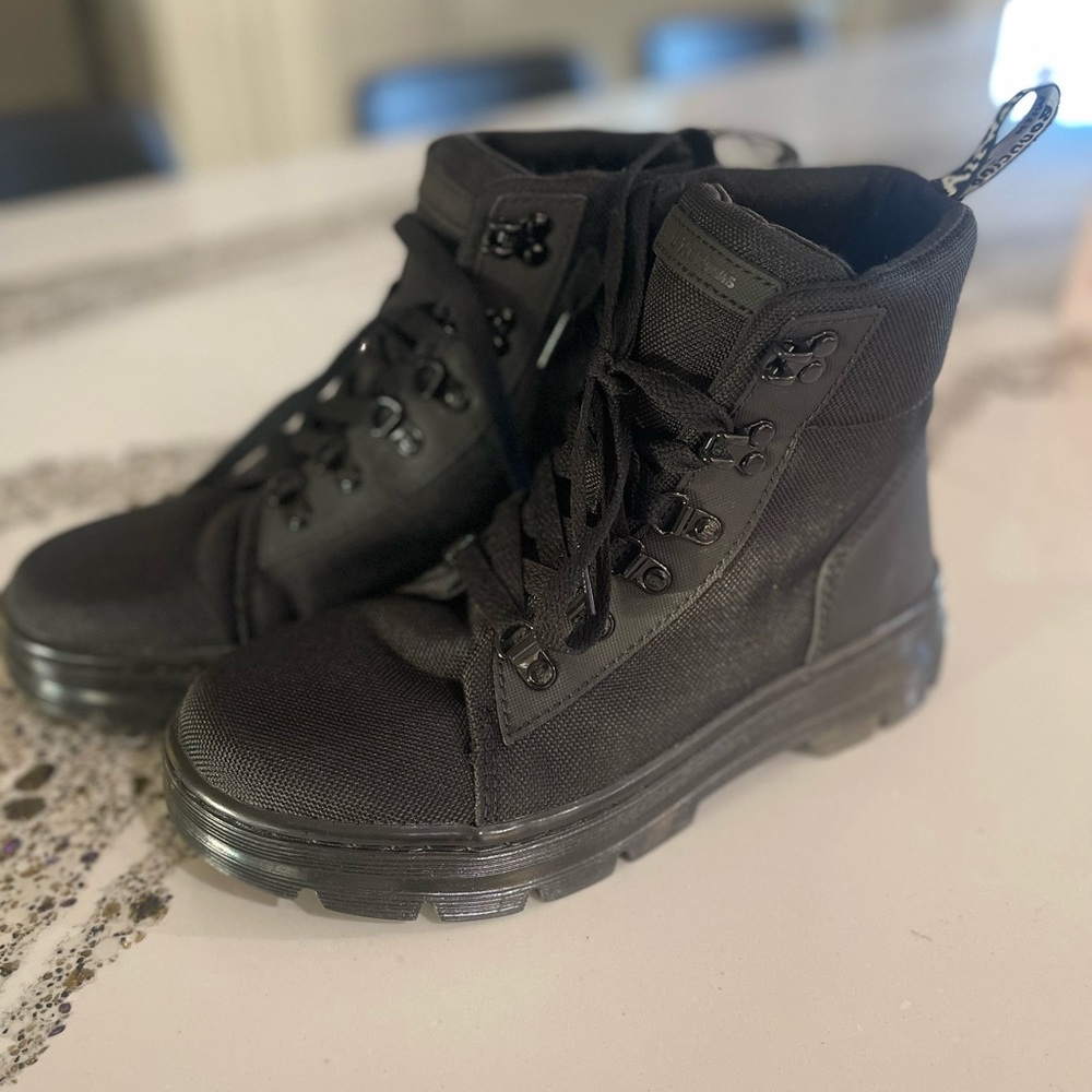 Dr. Martens Combs Lace Up boots black size 8